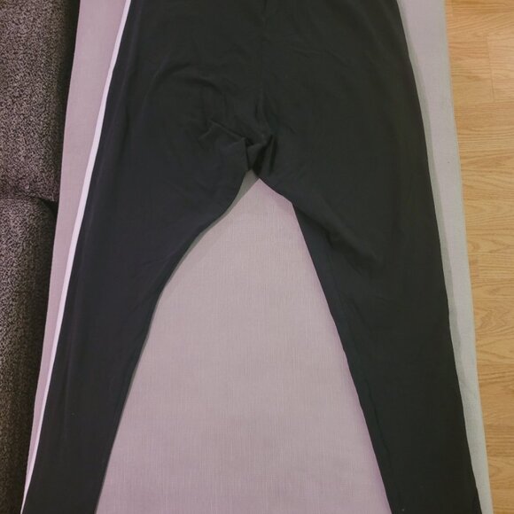 Adidas Women's Essentials 3-Stripes Leggings - Picture 4 of 6